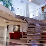 Triada Hotel